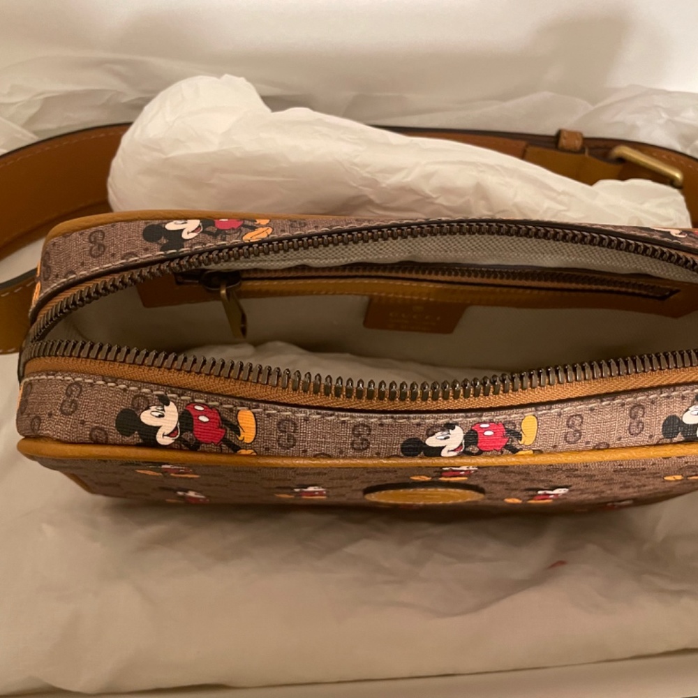 Gucci x Disney Belt Bag - Picture 5 of 8